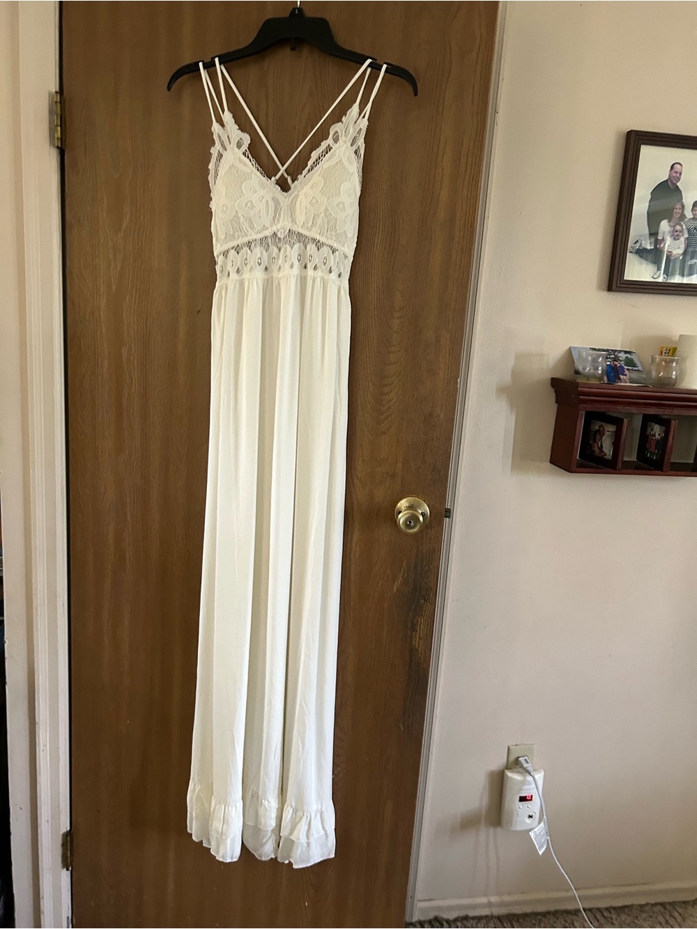Pink Lily-BN w/Tag White Lace Maxi Dress with Spaghetti Straps Size Small